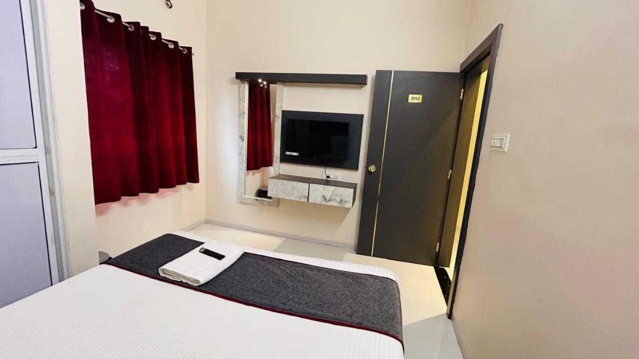 Oyo Hotel Elite Chandrapur Esterno foto