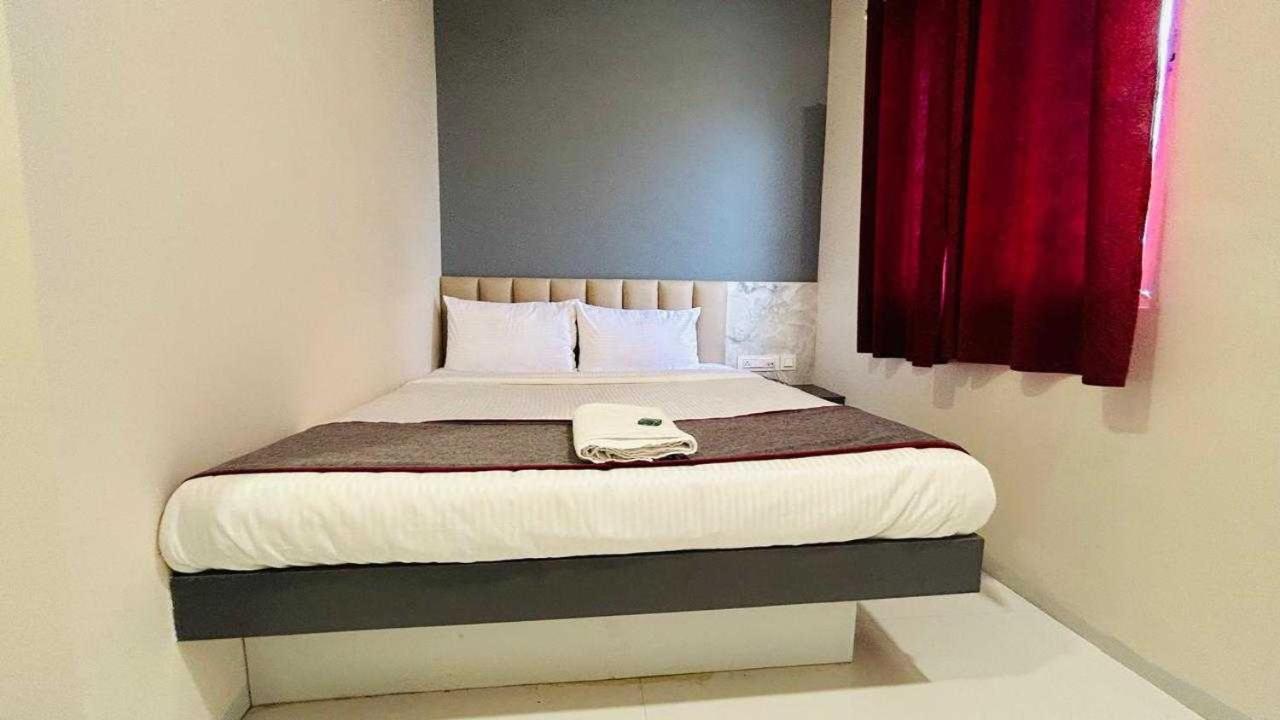 Oyo Hotel Elite Chandrapur Esterno foto
